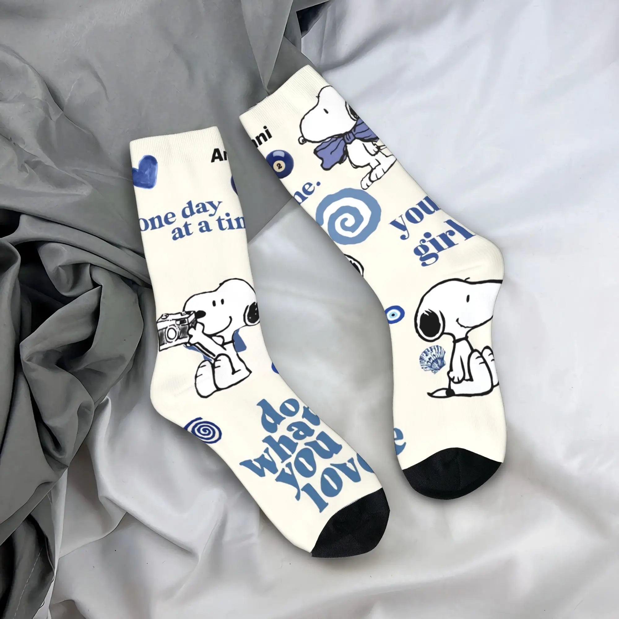 Snoopy Crew Socks – Unisex Non-Slip Moisture-Wicking Sports & Casual Socks