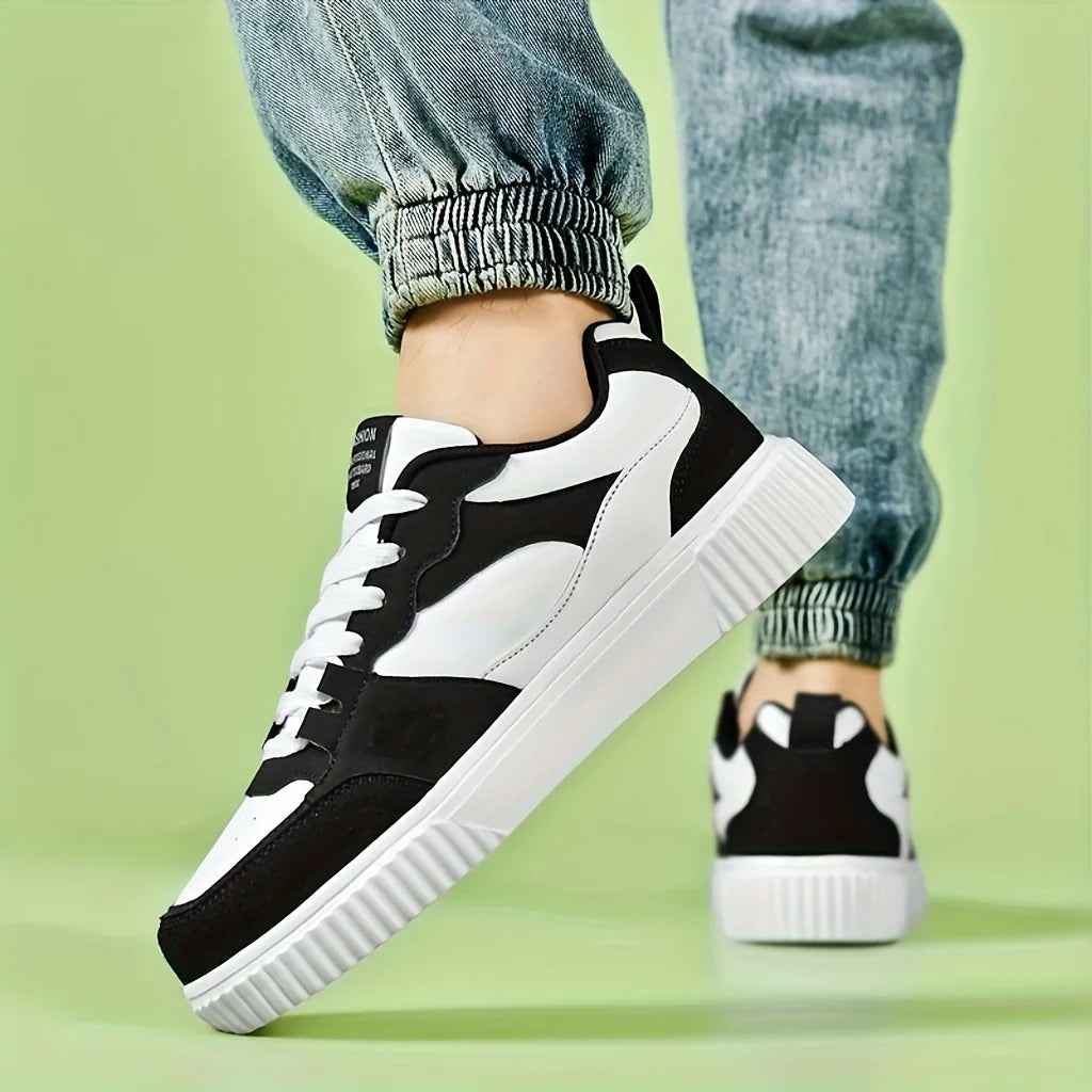 Men's Retro Checkered Skate Shoes – Low-Top Casual Sneakers