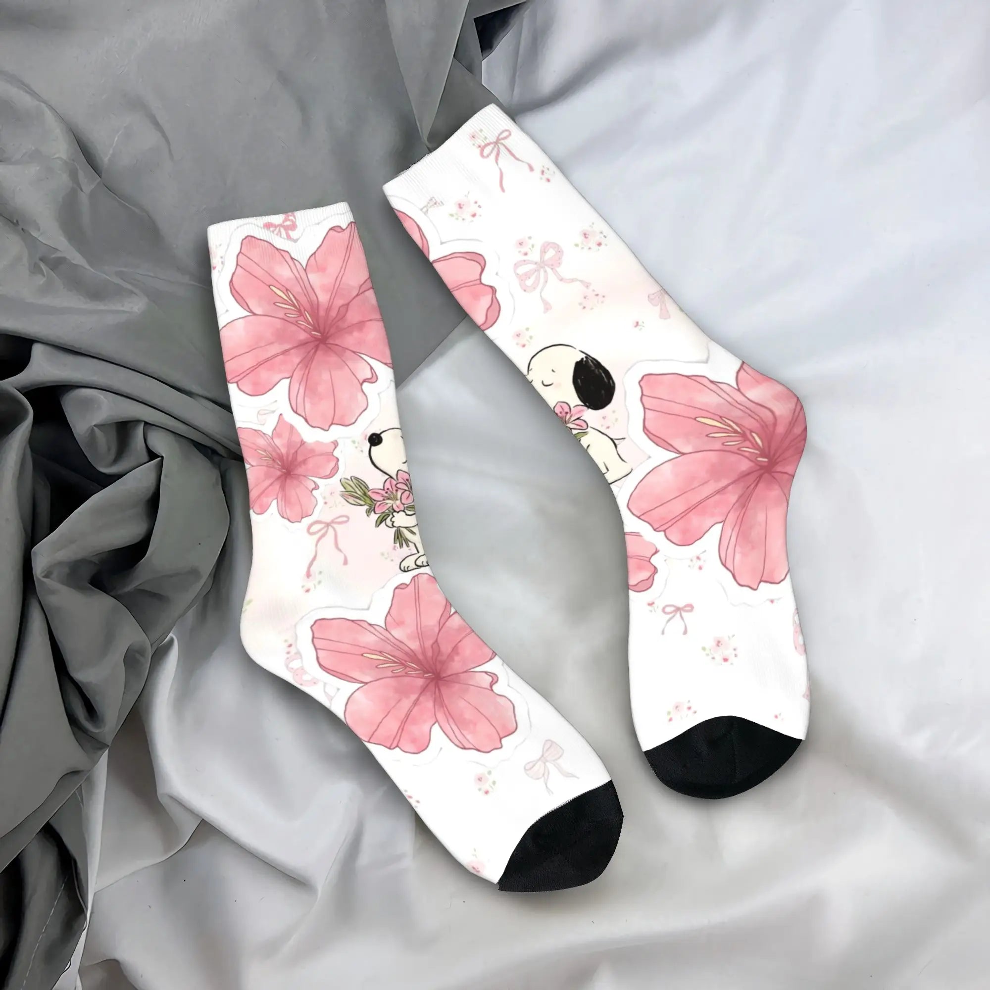 Snoopy Crew Socks – Unisex Non-Slip Moisture-Wicking Sports & Casual Socks