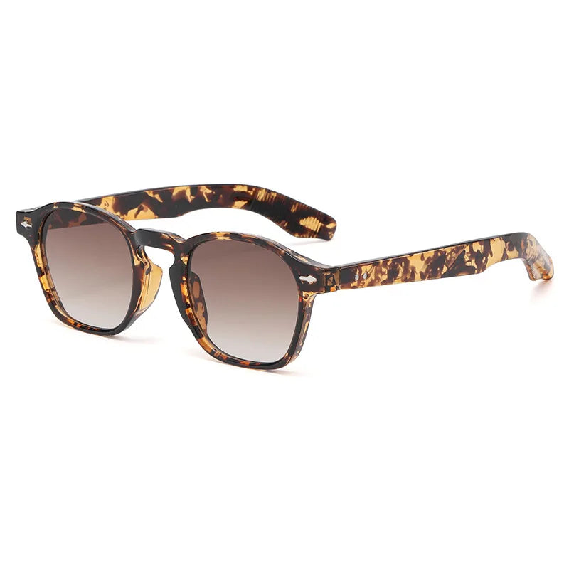 Oval Gradient Sunglasses with UV400 Protection – Unisex Fashion Eyewear