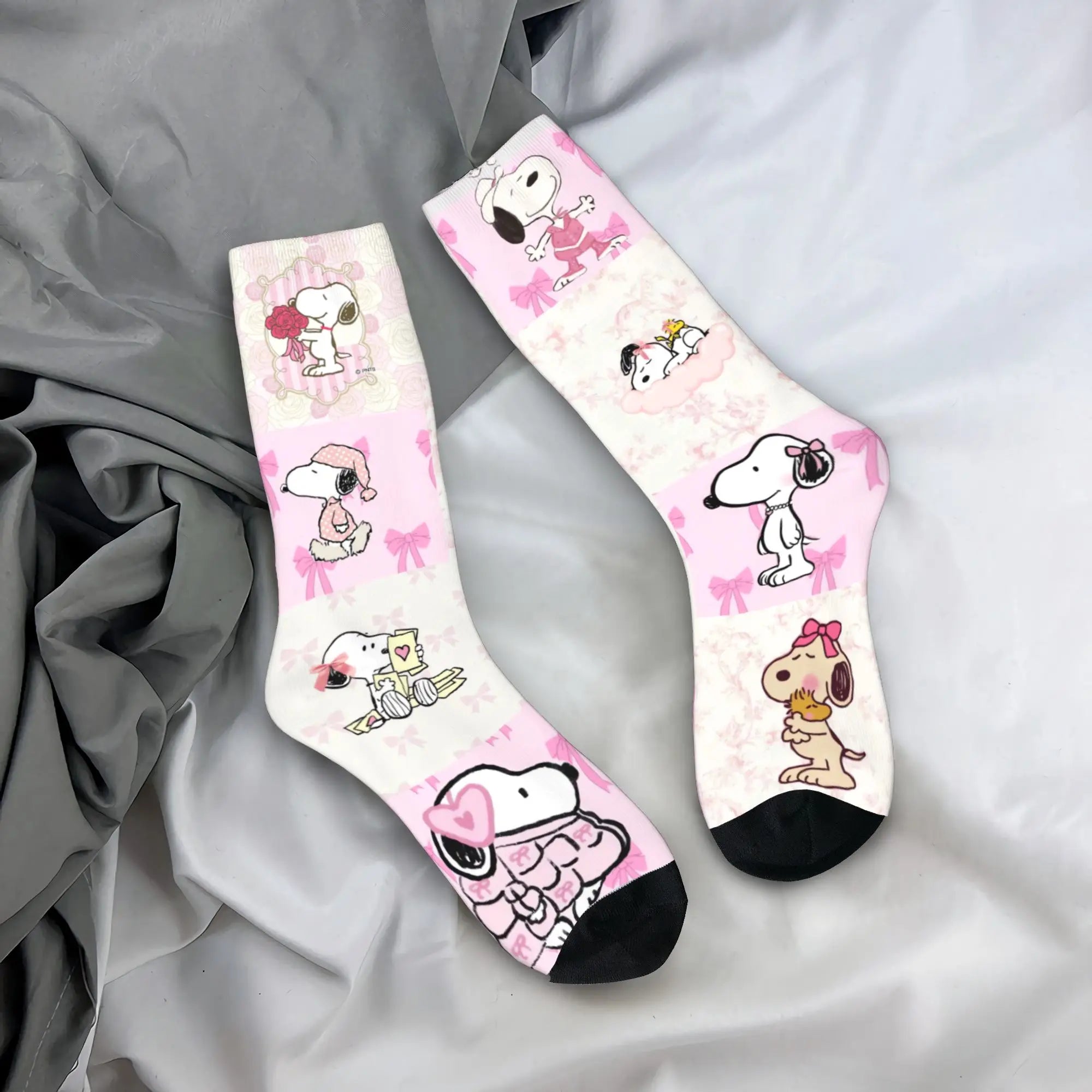 Snoopy Crew Socks – Unisex Non-Slip Moisture-Wicking Sports & Casual Socks
