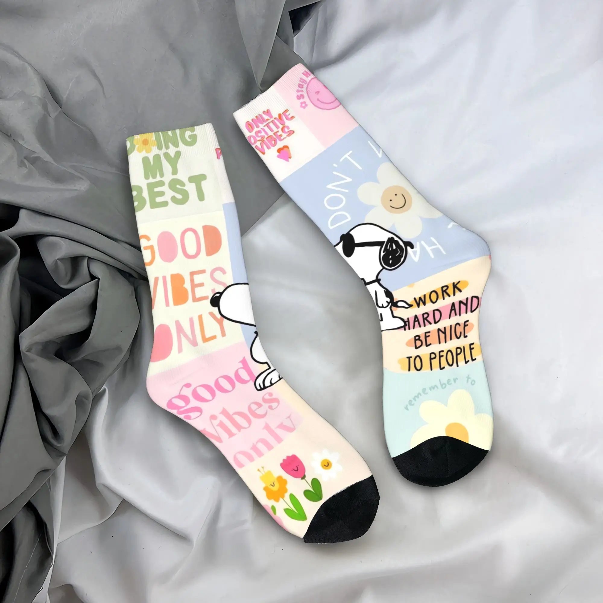 Snoopy Crew Socks – Unisex Non-Slip Moisture-Wicking Sports & Casual Socks