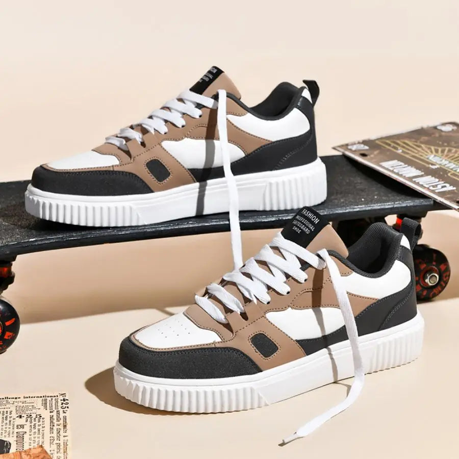 Men's Retro Checkered Skate Shoes – Low-Top Casual Sneakers